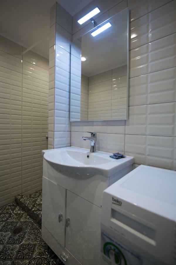 White Lux Apartment For 2 Vipgreece Athena Bagian luar foto