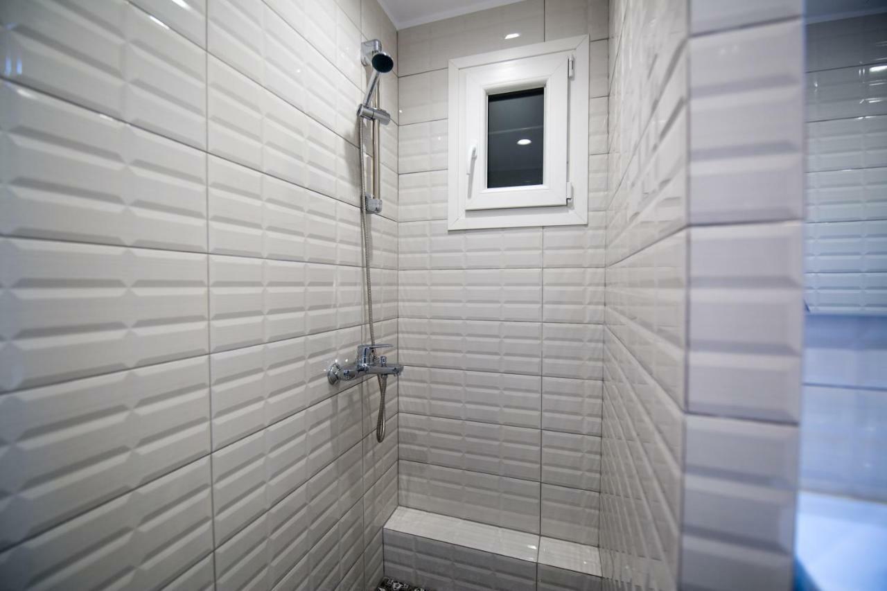 White Lux Apartment For 2 Vipgreece Athena Bagian luar foto